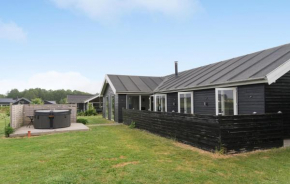 4 Bedroom Amazing Home In Haderslev in Flovt